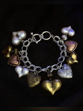 Tricolor hearts charm toggle bracelet